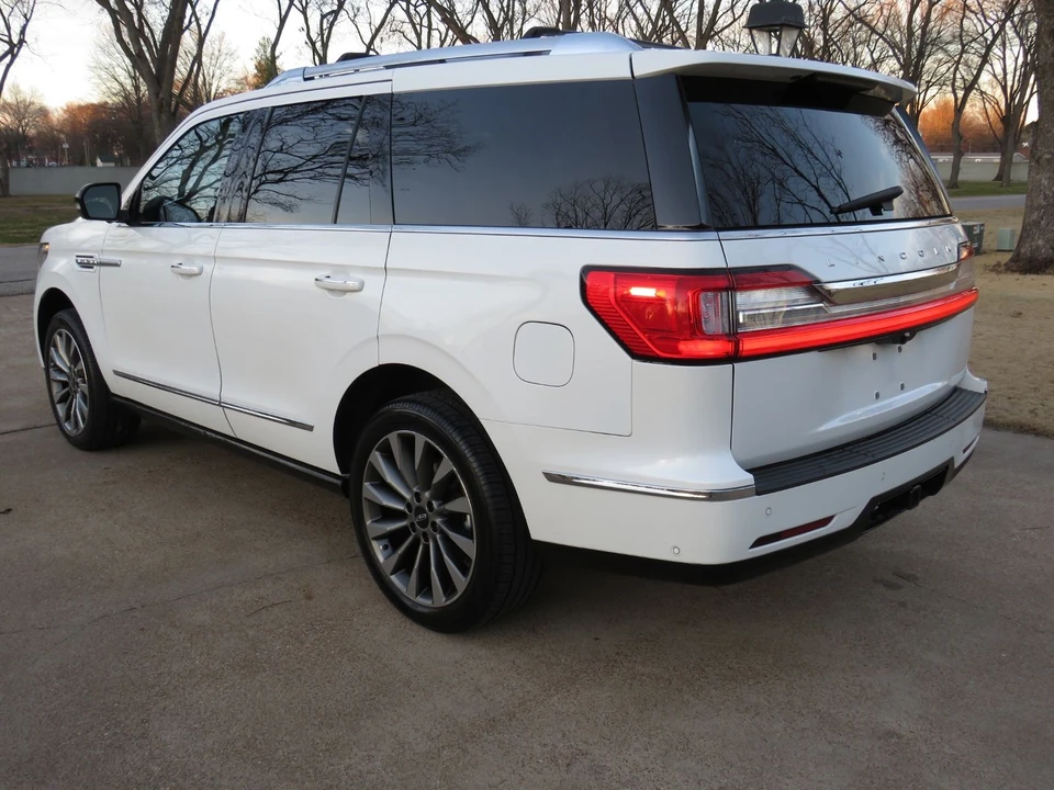 2020 Lincoln Navigator 4th Gen - Image 10 of 12