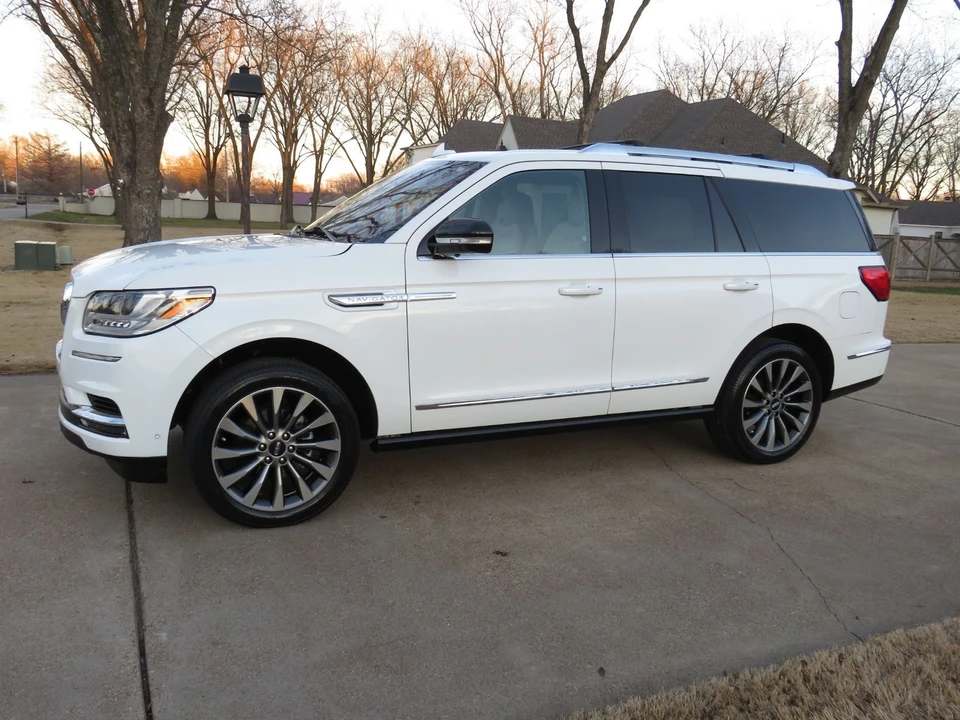 2020 Lincoln Navigator 4th Gen - Image 4 of 12