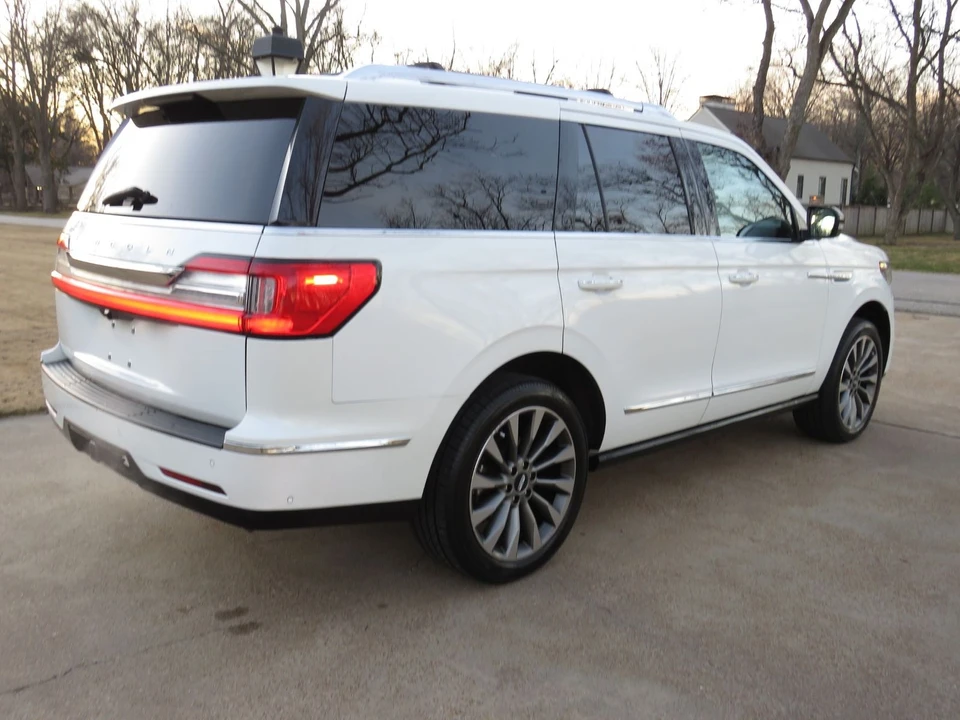 2020 Lincoln Navigator 4th Gen - Image 9 of 12