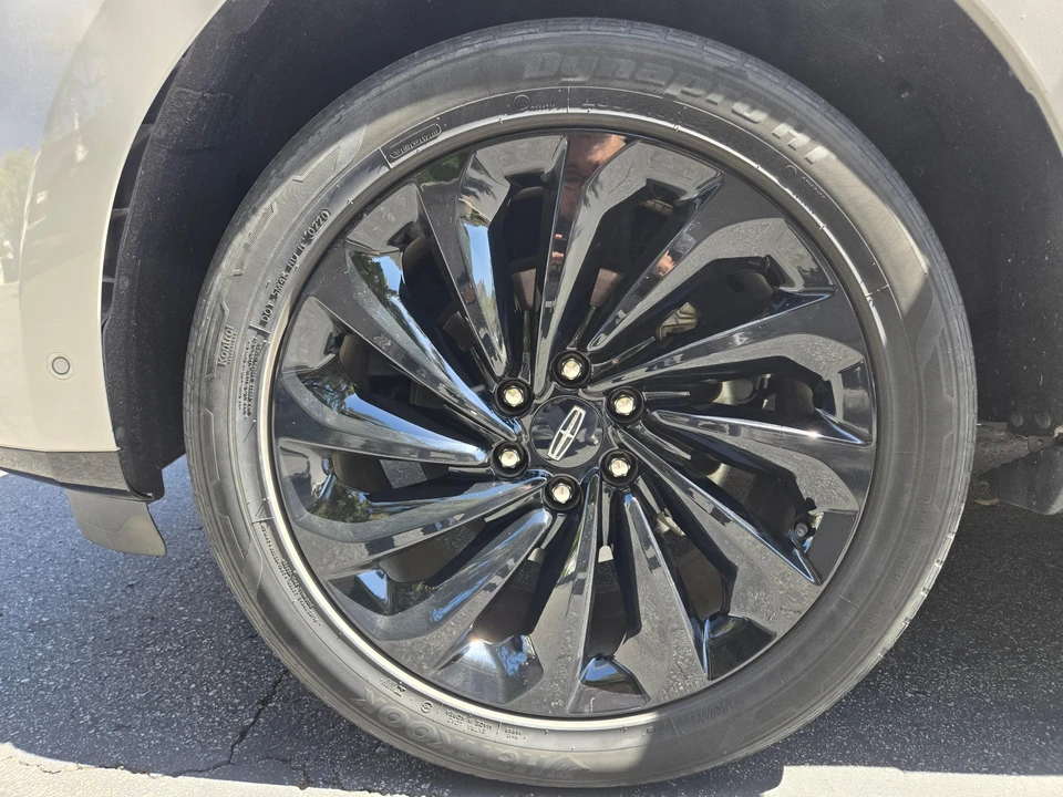 2020 Lincoln Navigator 4th Gen - Image 27 of 31