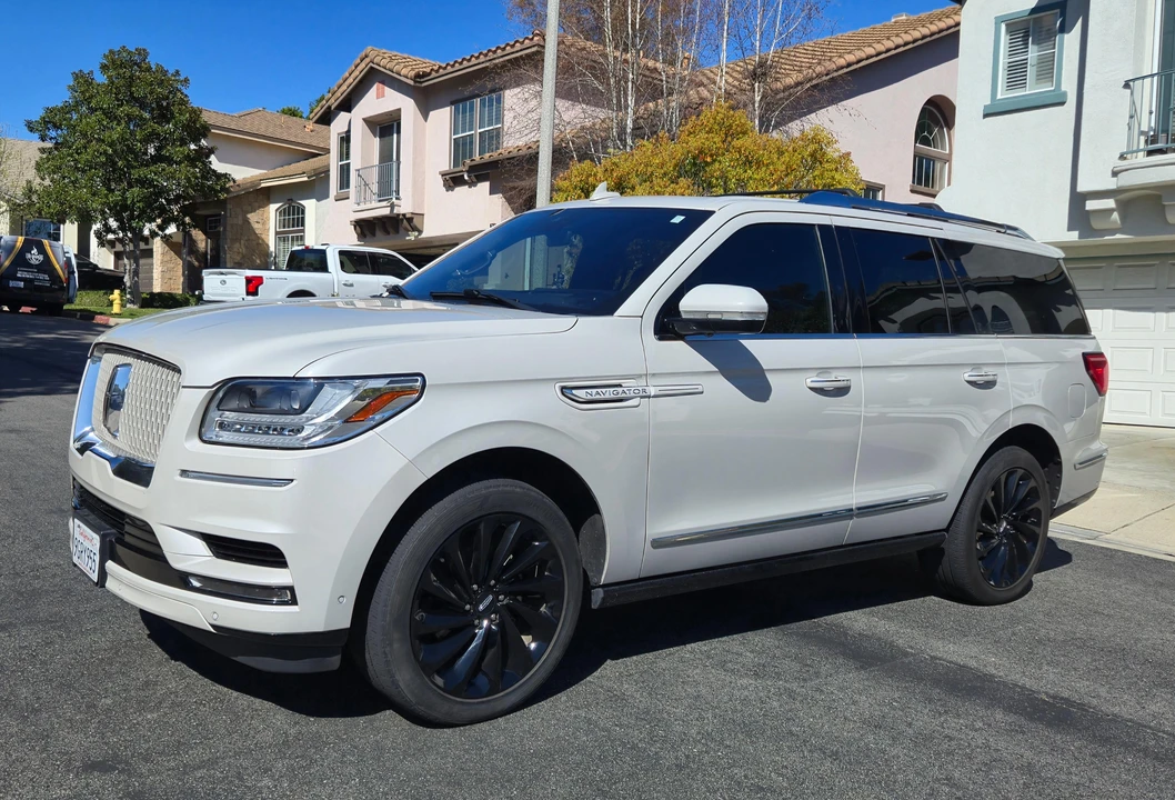 2020 Lincoln Navigator 4th Gen - Image 9 of 31
