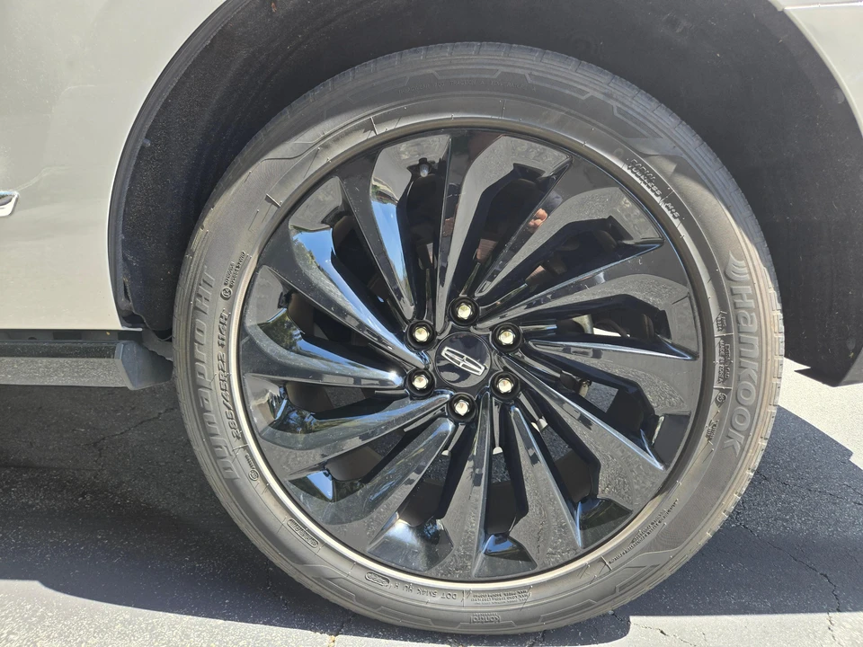 2020 Lincoln Navigator 4th Gen - Image 28 of 31
