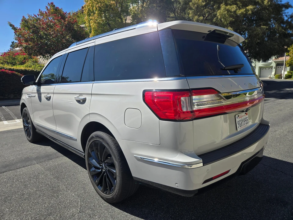 2020 Lincoln Navigator 4th Gen - Image 13 of 31