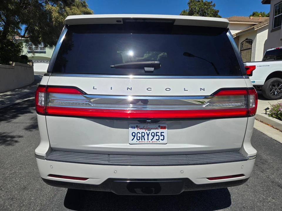 2020 Lincoln Navigator 4th Gen - Image 15 of 31