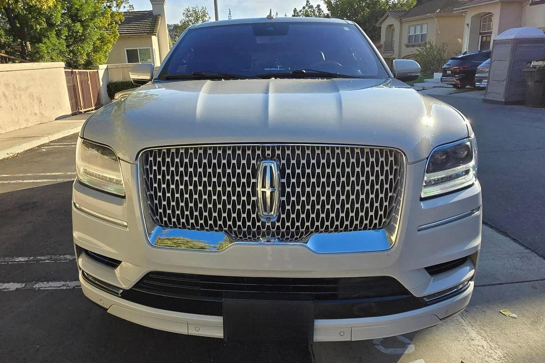 2020 Lincoln Navigator 4th Gen - Image 2 of 31