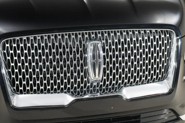 2020 Lincoln Navigator 4th Gen - Image 9 of 21