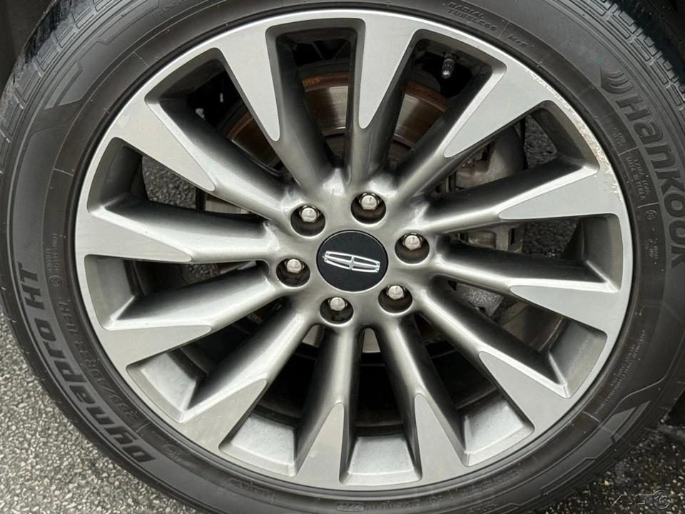 2020 Lincoln Navigator 4th Gen - Image 10 of 12