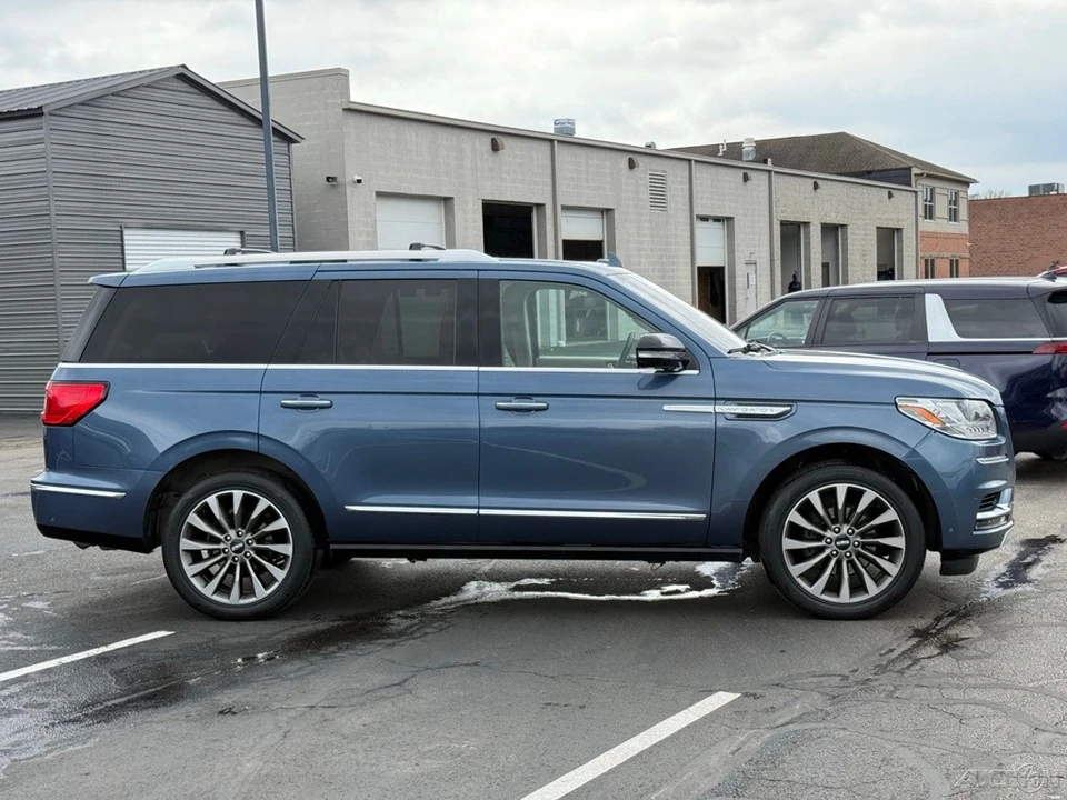 2020 Lincoln Navigator 4th Gen - Image 2 of 12