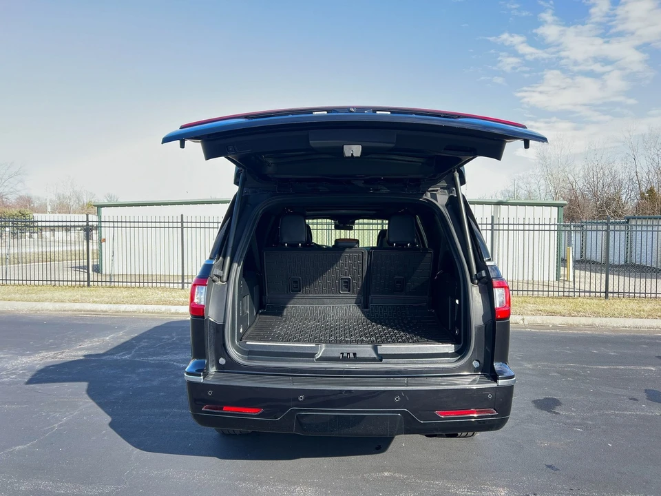 2020 Lincoln Navigator 4th Gen - Image 19 of 21