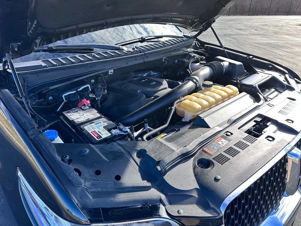2020 Lincoln Navigator 4th Gen - Image 17 of 21