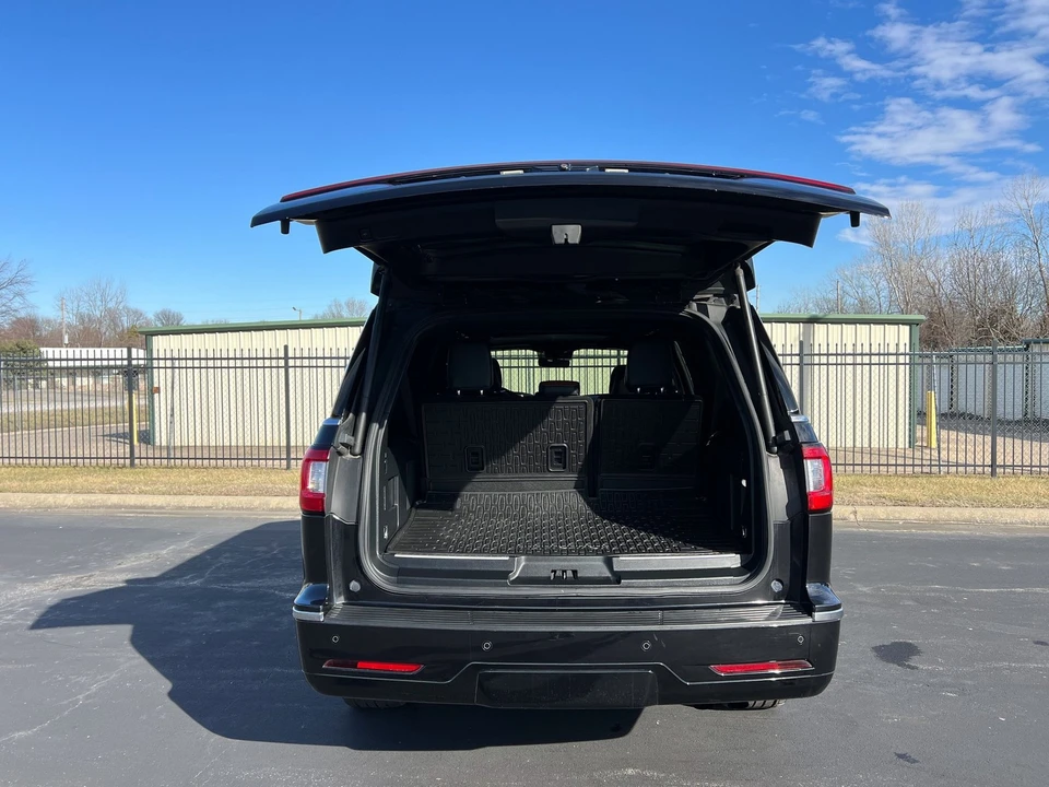 2020 Lincoln Navigator 4th Gen - Image 18 of 21