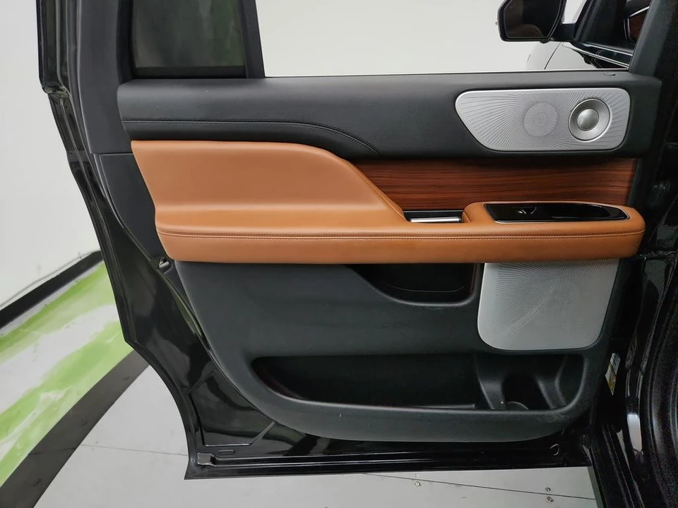 2020 Lincoln Navigator 4th Gen - Image 26 of 31