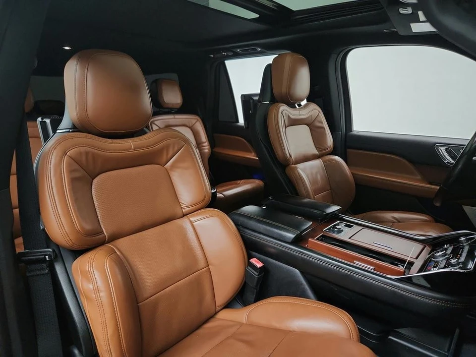 2020 Lincoln Navigator 4th Gen - Image 30 of 31