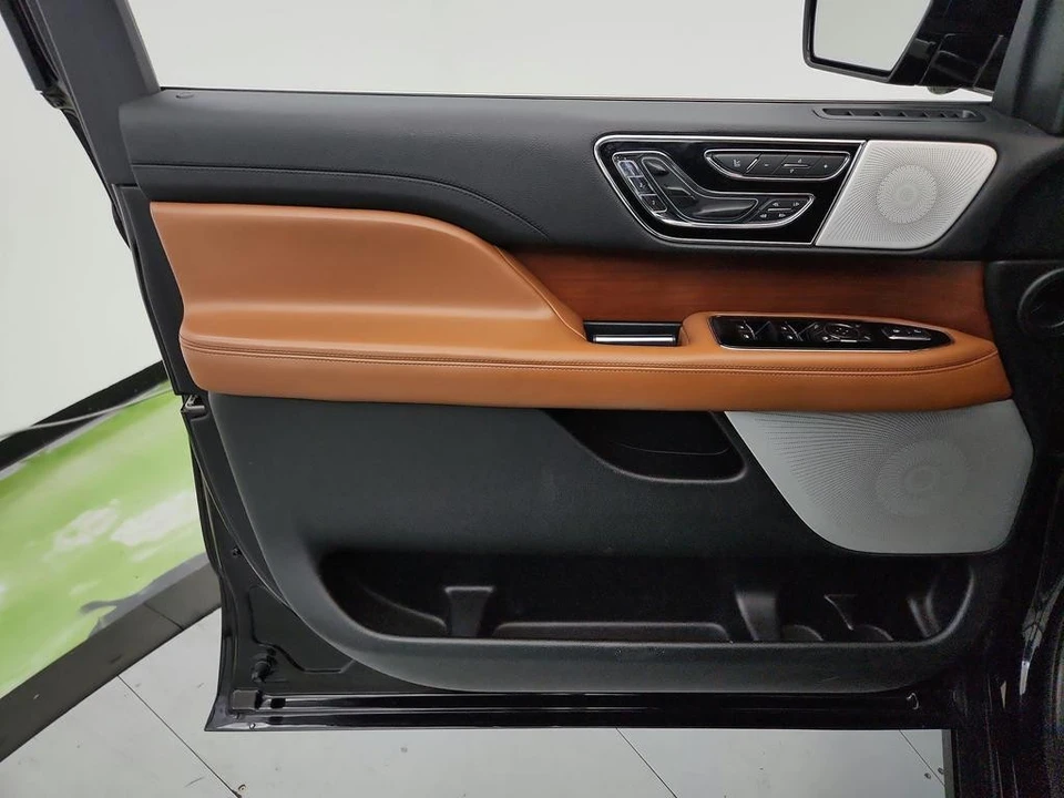 2020 Lincoln Navigator 4th Gen - Image 24 of 31