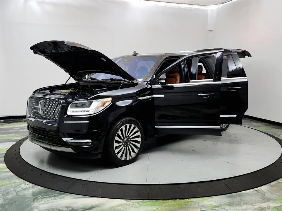 2020 Lincoln Navigator 4th Gen - Image 9 of 31