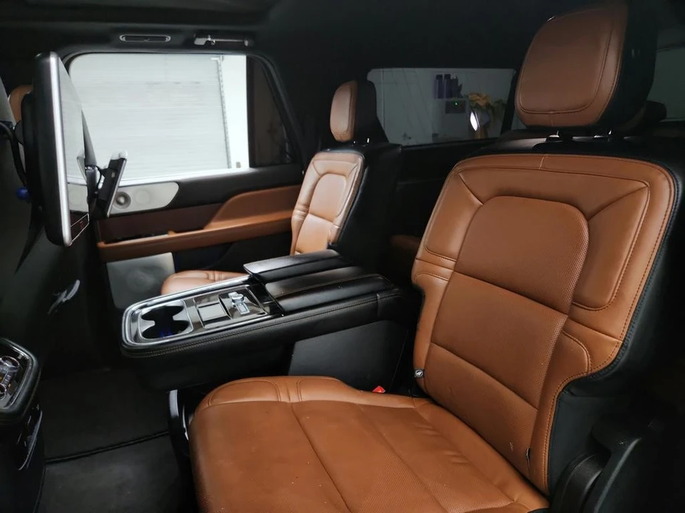 2020 Lincoln Navigator 4th Gen - Image 25 of 31