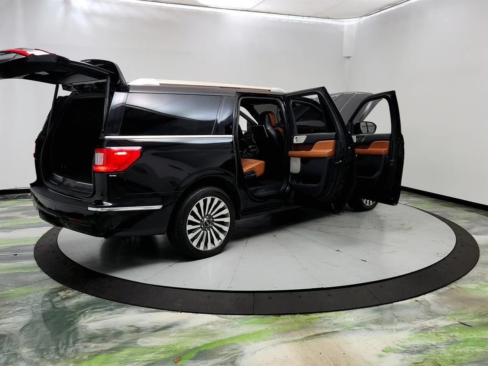 2020 Lincoln Navigator 4th Gen - Image 11 of 31