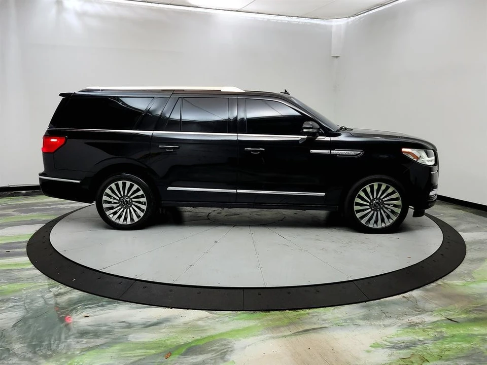 2020 Lincoln Navigator 4th Gen - Image 4 of 31