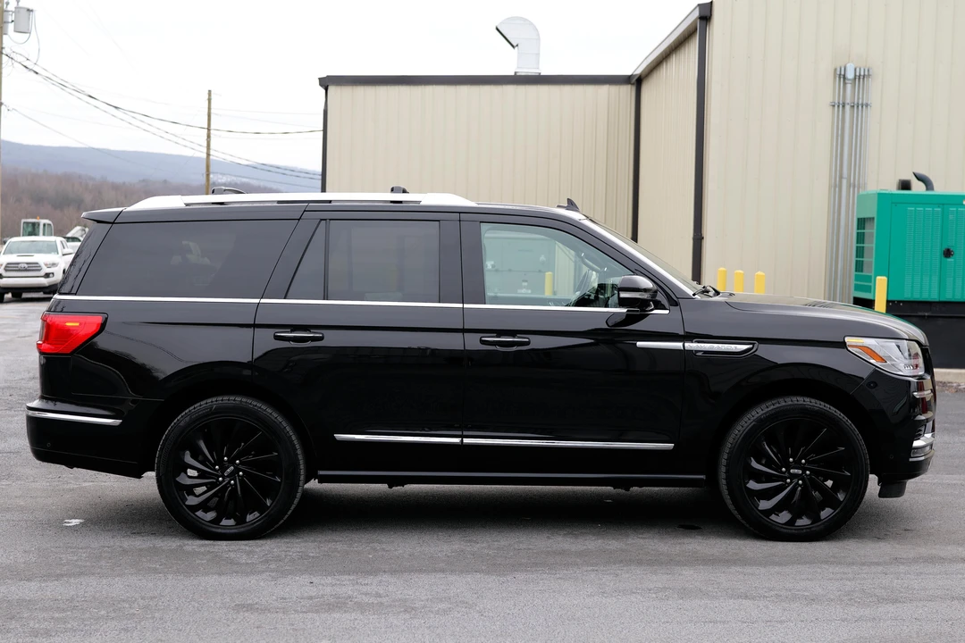 2020 Lincoln Navigator 4th Gen - Image 3 of 31