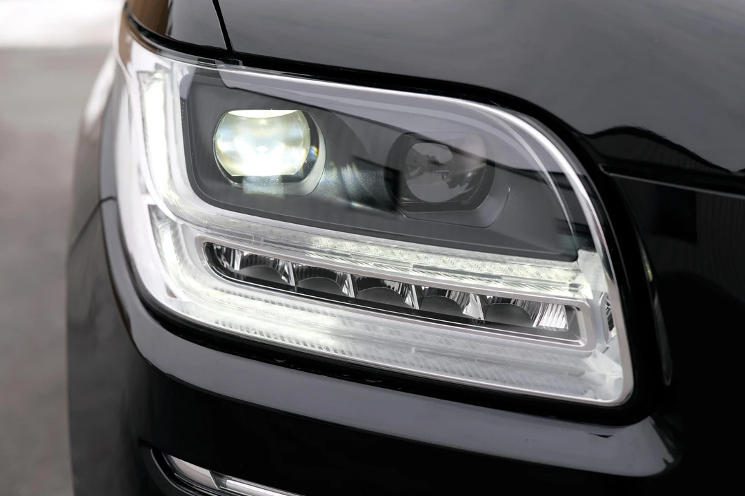 2020 Lincoln Navigator 4th Gen - Image 27 of 31