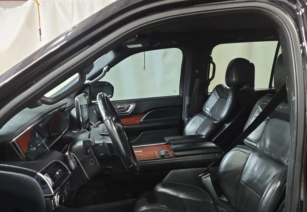 2020 Lincoln Navigator 4th Gen - Image 4 of 10