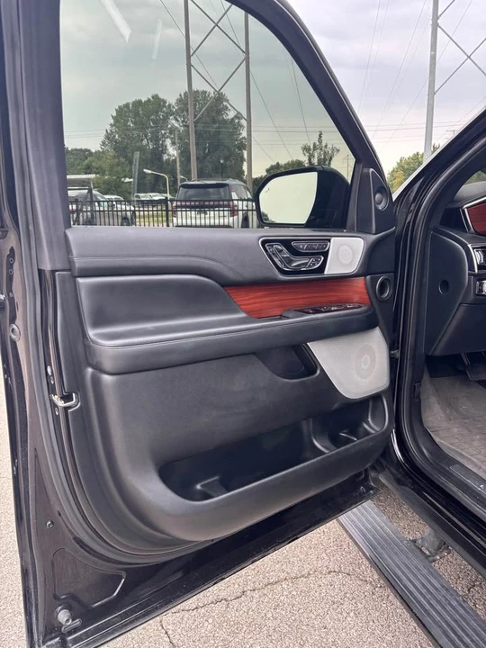 2020 Lincoln Navigator 4th Gen - Image 7 of 9