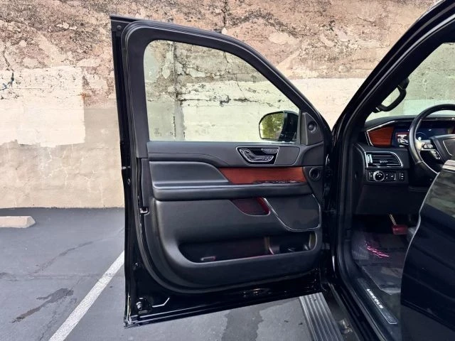 2020 Lincoln Navigator 4th Gen - Image 11 of 21