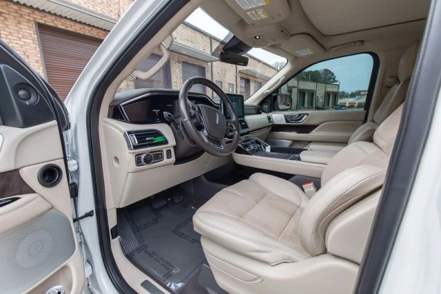 2020 Lincoln Navigator 4th Gen - Image 18 of 21