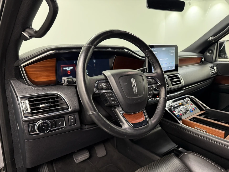 2020 Lincoln Navigator 4th Gen - Image 11 of 12