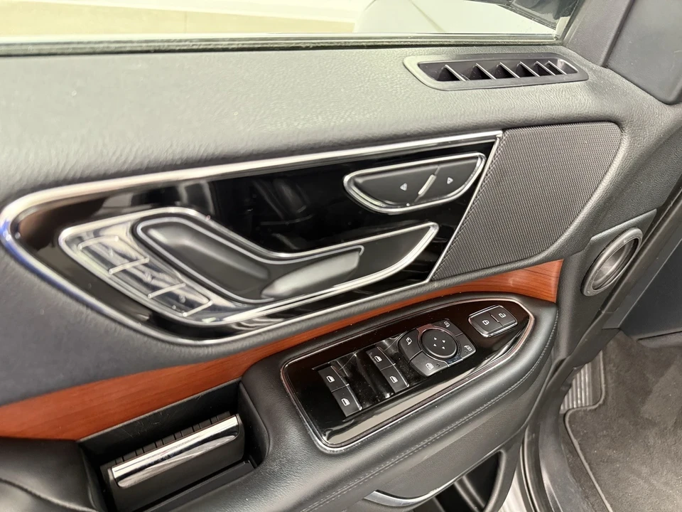 2020 Lincoln Navigator 4th Gen - Image 9 of 12