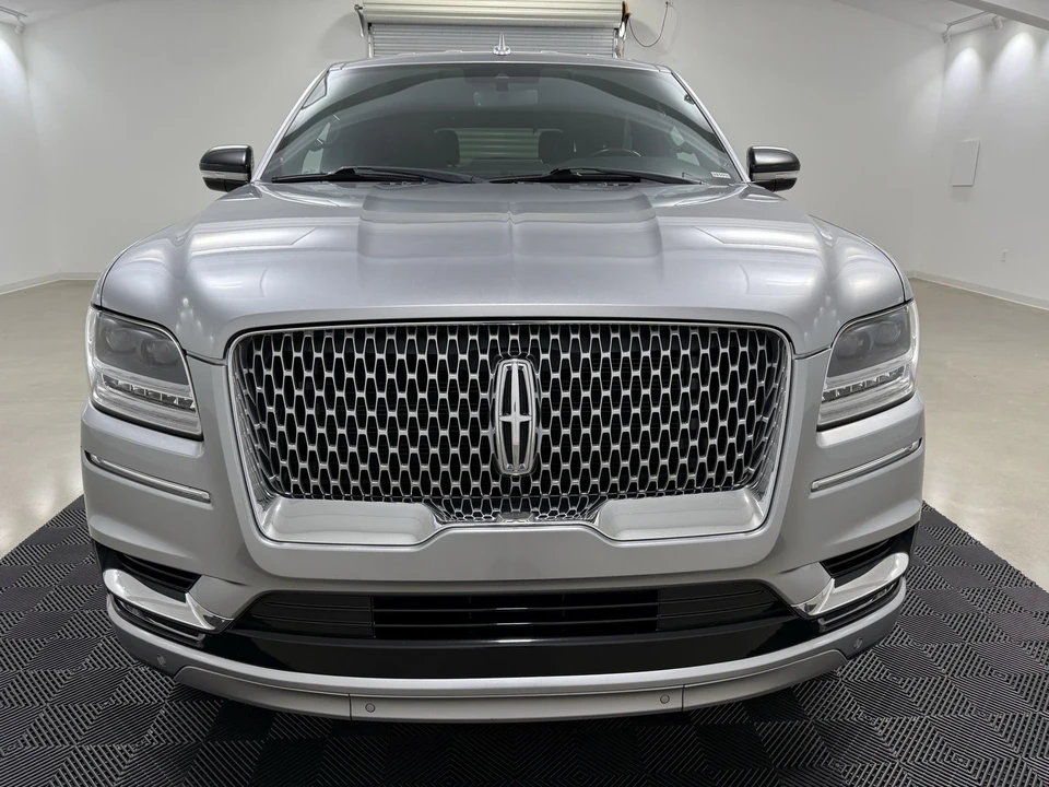 2020 Lincoln Navigator 4th Gen - Image 2 of 12