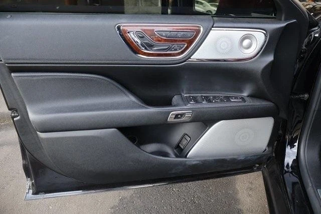 2020 Lincoln Continental 10th Gen - Image 9 of 12