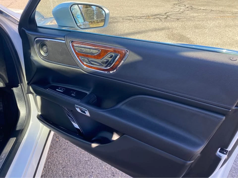 2020 Lincoln Continental 10th Gen - Image 13 of 14