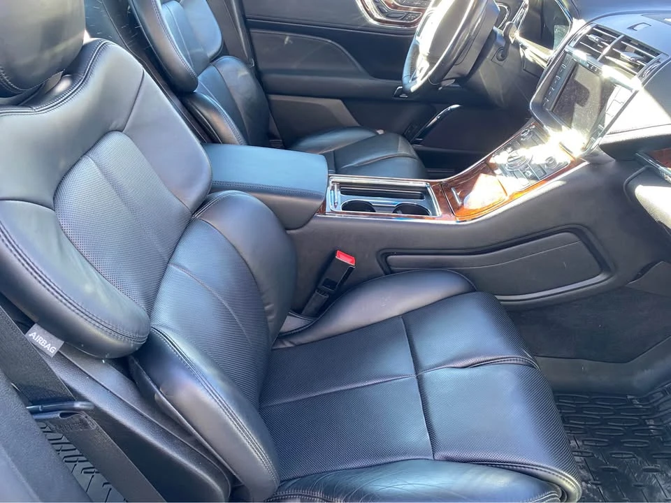 2020 Lincoln Continental 10th Gen - Image 10 of 14