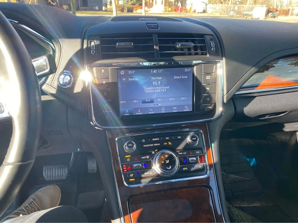 2020 Lincoln Continental 10th Gen - Image 9 of 14