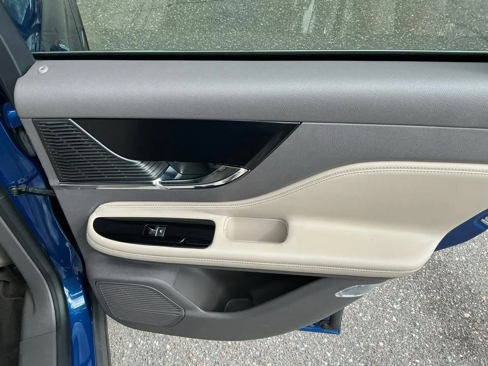 2020 Lincoln Corsair - Image 18 of 20