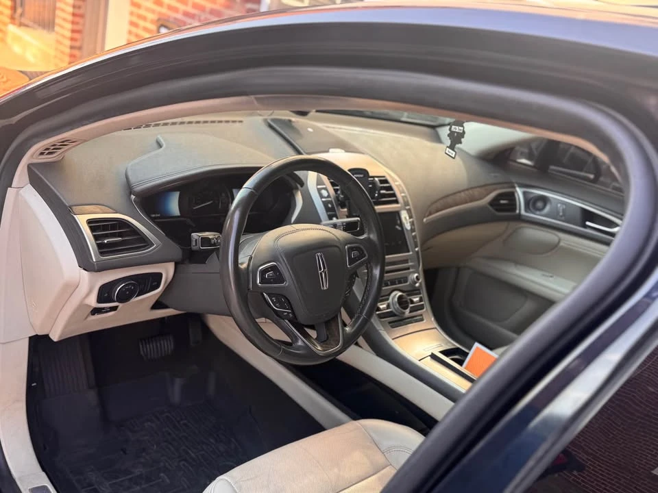 2020 Lincoln MKZ - Image 8 of 8