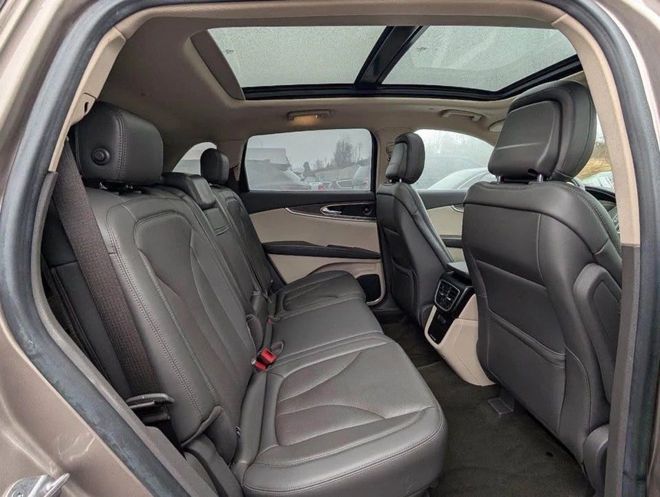 2020 Lincoln Nautilus - Image 9 of 18