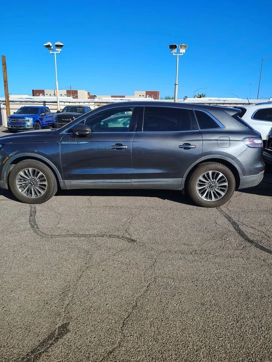2020 Lincoln Nautilus - Image 2 of 15