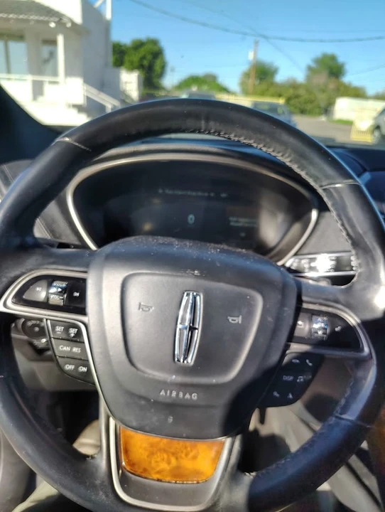 2020 Lincoln Nautilus - Image 8 of 15