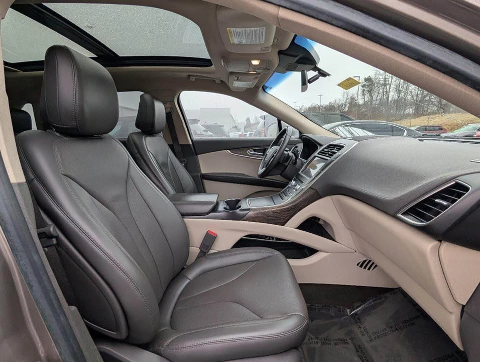 2020 Lincoln Nautilus - Image 8 of 18