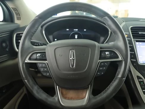 2020 Lincoln Nautilus - Image 9 of 19