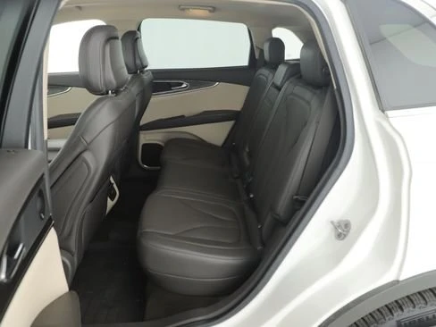 2020 Lincoln Nautilus - Image 14 of 19