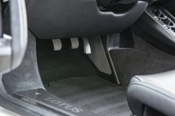 2020 Lotus Evora GT - Image 16 of 18