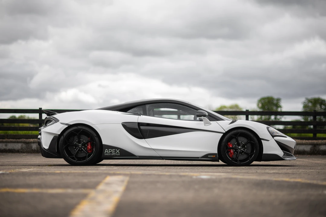 2020 McLaren 600LT - Image 22 of 31