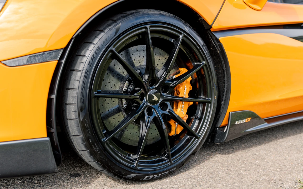 2020 McLaren 600LT Spider - Image 27 of 31
