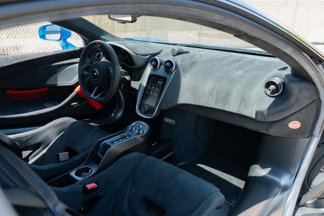 2020 McLaren 620R - Image 18 of 31