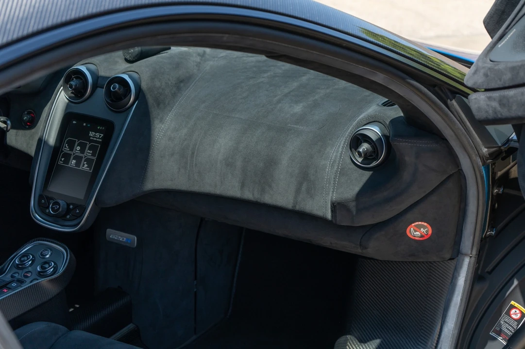 2020 McLaren 620R - Image 25 of 31