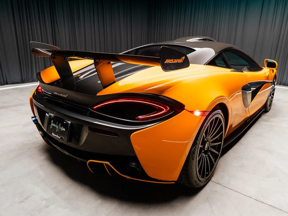 2020 McLaren 620R - Image 15 of 31