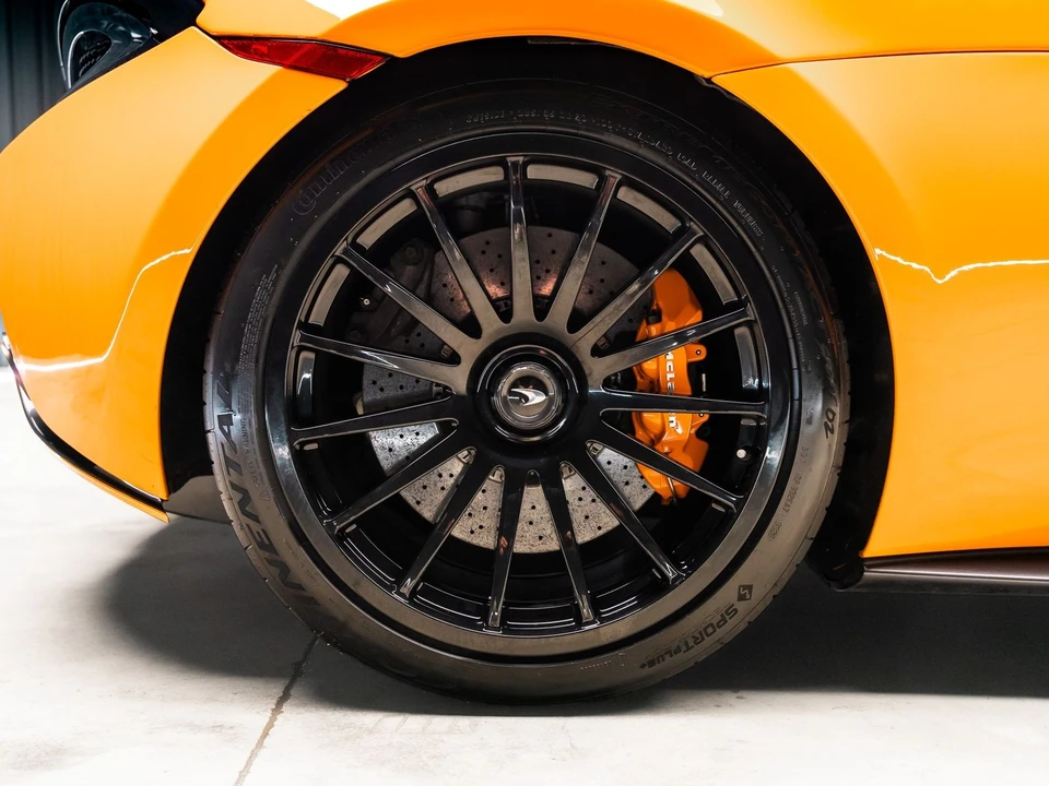 2020 McLaren 620R - Image 30 of 31